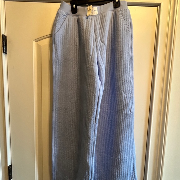NWT Offline by Aerie Light Blue Quilted pants - Picture 1 of 4